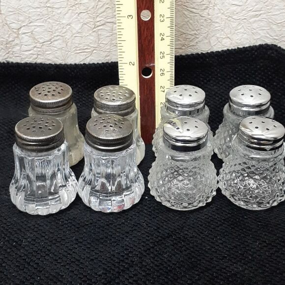 Vintage Lot 24 Salt & Pepper shakers Plus 2 extra - Picture 7 of 13